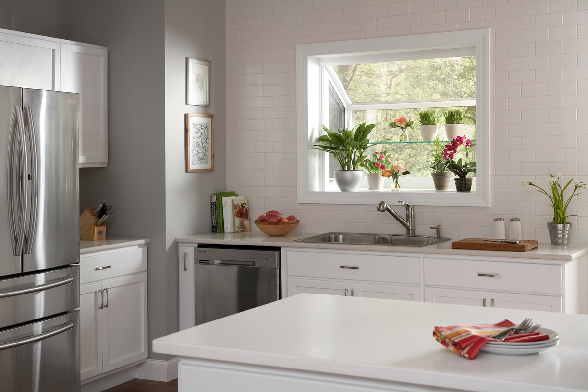 A garden window bringing light into the kitchen