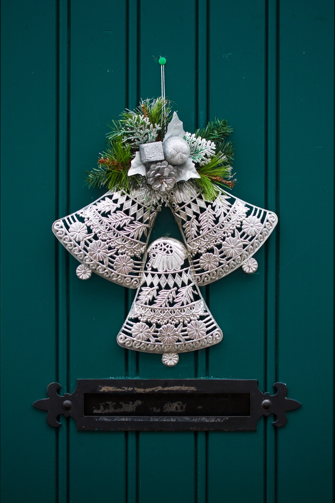 Hanging bells on door