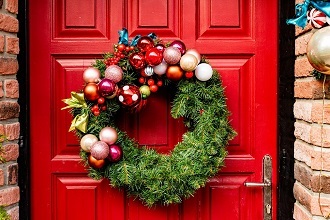 Christmas Wreath Red Front Door 330X220