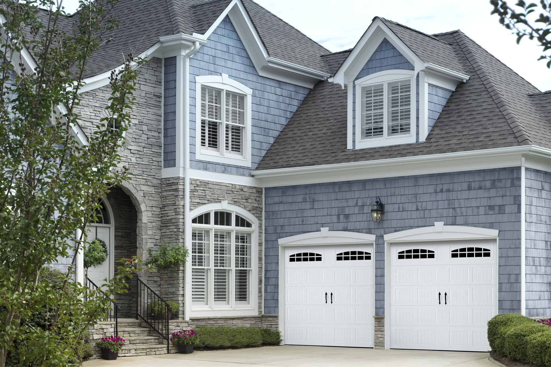 Selecting A New Garage Door 4 Things To Note